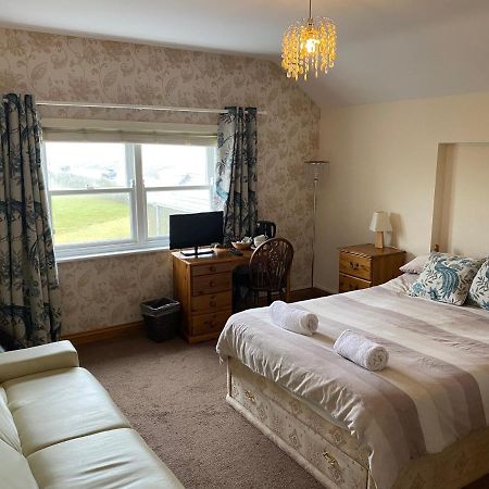 The Duke Of Edinburgh Inn Newgale Esterno foto