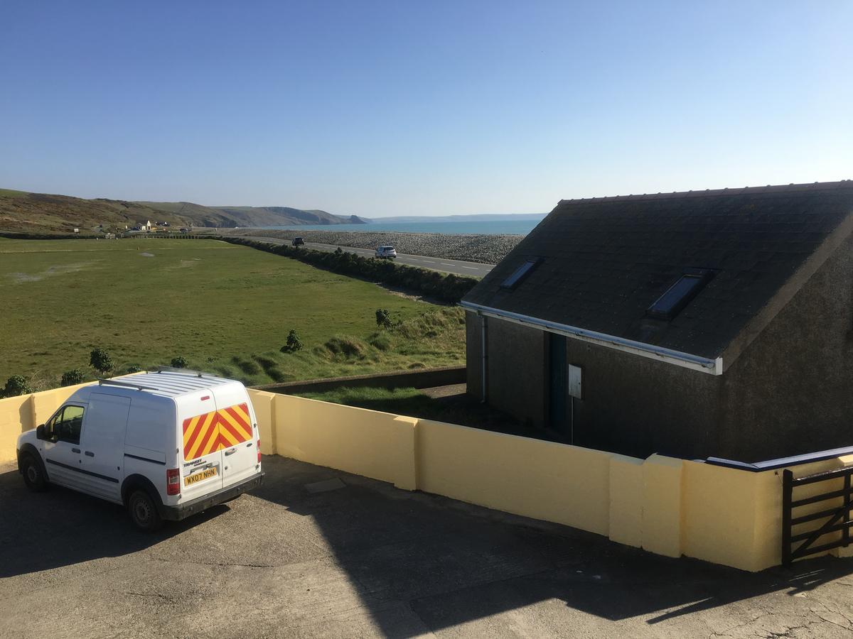 The Duke Of Edinburgh Inn Newgale Esterno foto
